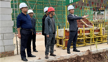 向誠、石鎮(zhèn)槐暗訪工程項目建設(shè)和企業(yè)運營管理工作